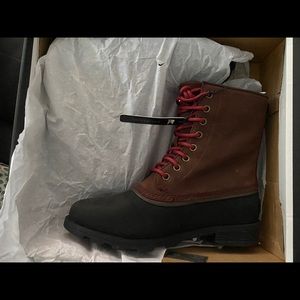 BNIB Sorel Emilie 1964 waterproof bootie